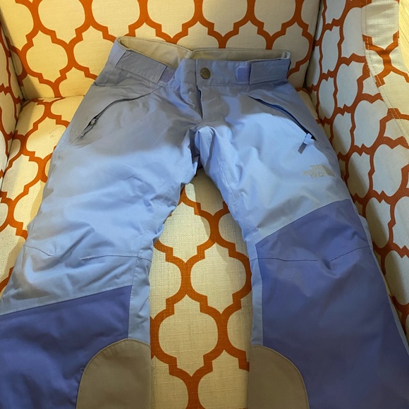 Northface child size 5 snow pant.Very good condition! - Picture 6 of 8